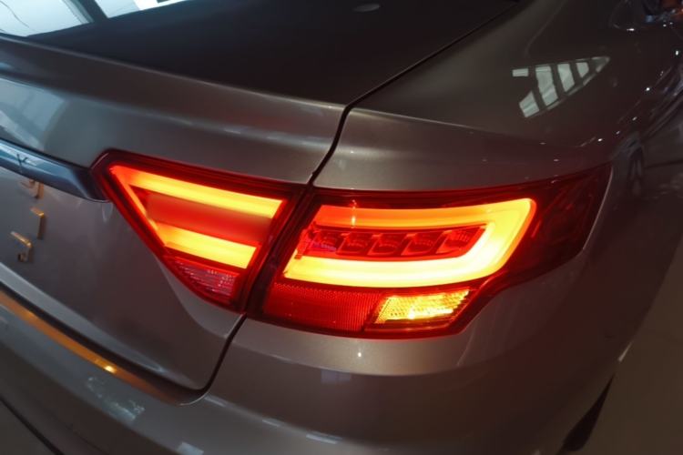 Used Geely Auto Emgrand GL 2018 1.8L Manual Elite Smart Connectivity Version Right Rear Taillight