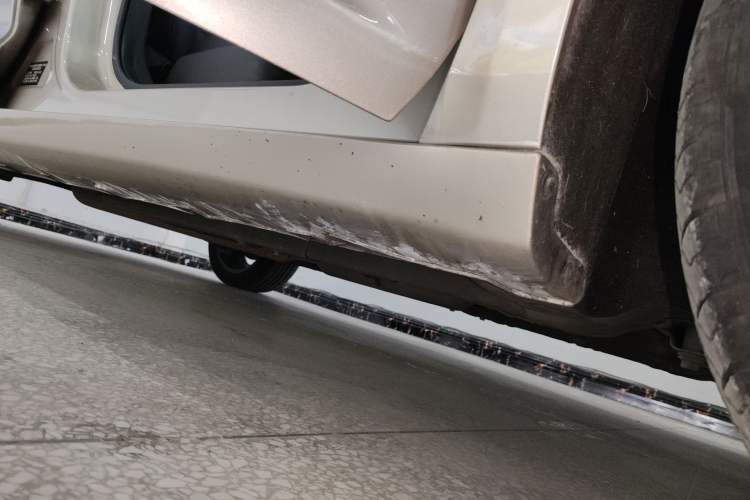 Used Geely Auto Emgrand GL 2018 1.4T DCT Prestige Smart Connectivity Version Right Side Sill