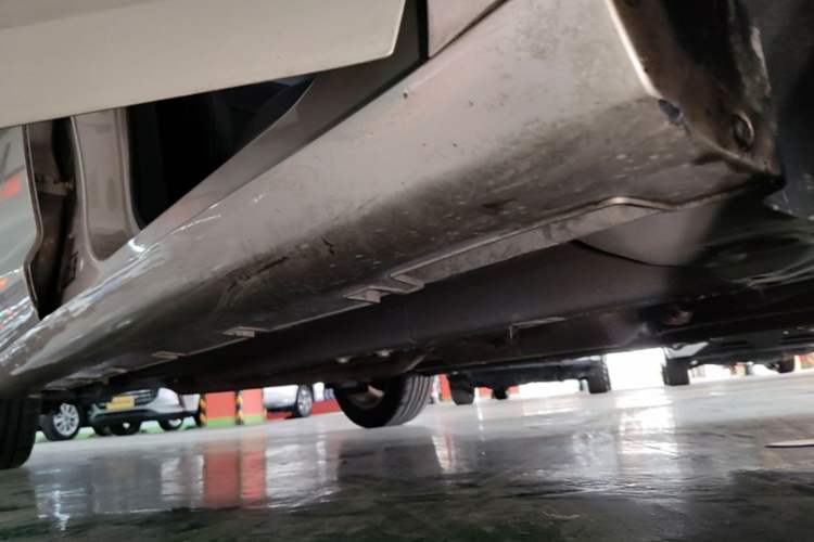 Used Geely Auto Emgrand GL 2018 1.8L DCT Elite Smart Connectivity Version Right Side Sill