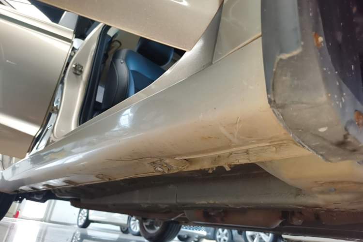 Used Geely Auto Emgrand GL 2018 1.8L Manual Elite Smart Connectivity Version Right Side Sill
