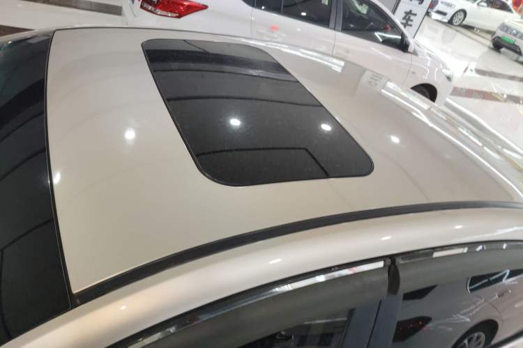 Used Geely Auto Emgrand GL 2018 1.4T Manual Elite Smart Connectivity Version Roof
