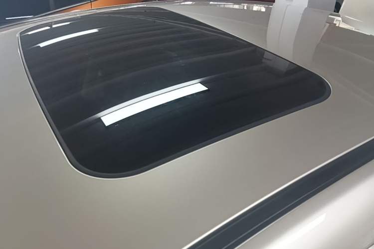Used Geely Auto Emgrand GL 2018 1.8L DCT Elite Smart Connectivity Version Roof