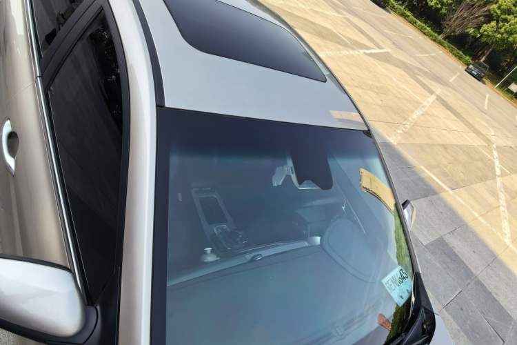 Used Geely Auto Emgrand GL 2018 1.8L DCT Elite Smart Connectivity Version Roof
