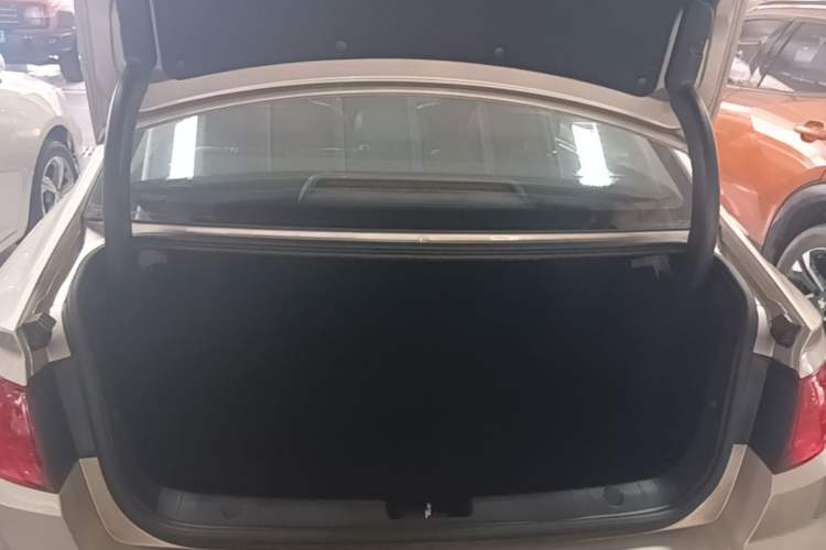 Used Geely Auto Emgrand GL 2018 1.8L DCT Elite Smart Connectivity Version Trunk