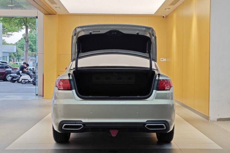 Used Geely Auto Emgrand GL 2018 1.4T DCT Elite Smart Connectivity Version Trunk
