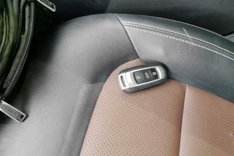 Used Geely Auto Emgrand GL 2018 1.4T DCT Prestige Smart Connectivity Version Vehicle Key