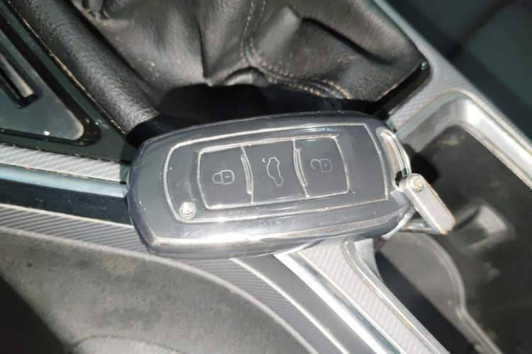 Used Geely Auto Emgrand GL 2018 1.4T Manual Elite Smart Connectivity Version Vehicle Key
