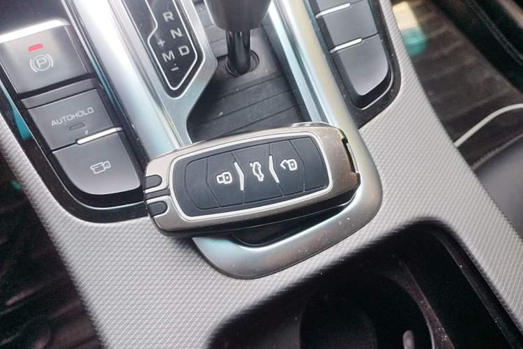 Used Geely Auto Emgrand GL 2018 1.8L DCT Elite Smart Connectivity Version Vehicle Key