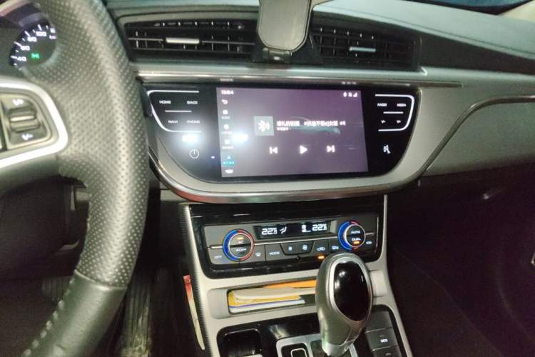 Used Geely Auto Emgrand GL 2019 1.4T CVT Elite Smart Edition Audio And AC Panel