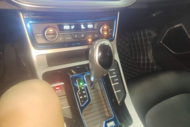 Used Geely Auto Emgrand GL 2019 1.4T CVT Elite Smart Edition Gear Lever