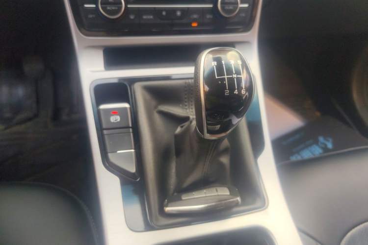 Used Geely Auto Emgrand GL 2019 1.4T Manual Elite Smart Edition Gear Lever