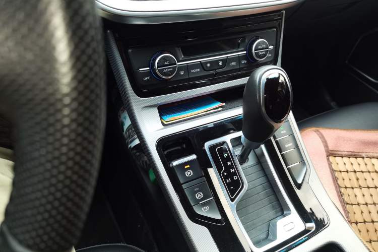Used Geely Auto Emgrand GL 2019 1.4T CVT Elite Smart Edition Gear Lever