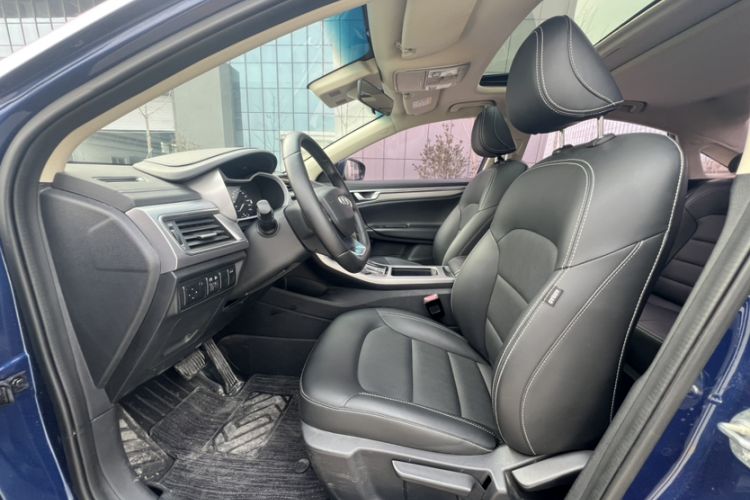 Used Geely Auto Emgrand GL 2019 1.4T CVT Elite Smart Edition Interior 3