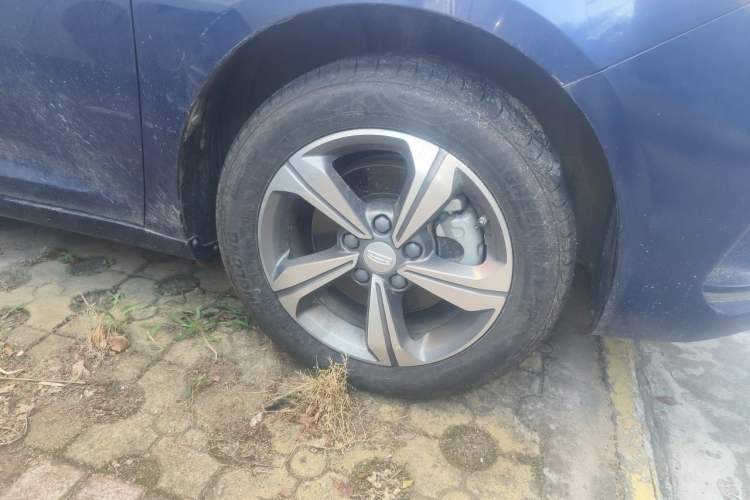 Used Geely Auto Emgrand GL 2019 1.4T Manual Elite Smart Edition Right Front Wheel Hub
