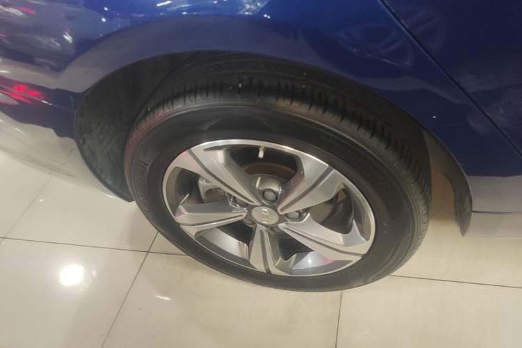 Used Geely Auto Emgrand GL 2019 1.4T CVT Elite Smart Edition Right Rear Wheel Hub