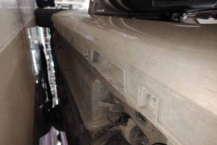 Used Geely Auto Emgrand GL 2019 1.4T CVT Elite Smart Edition Left Side Sill