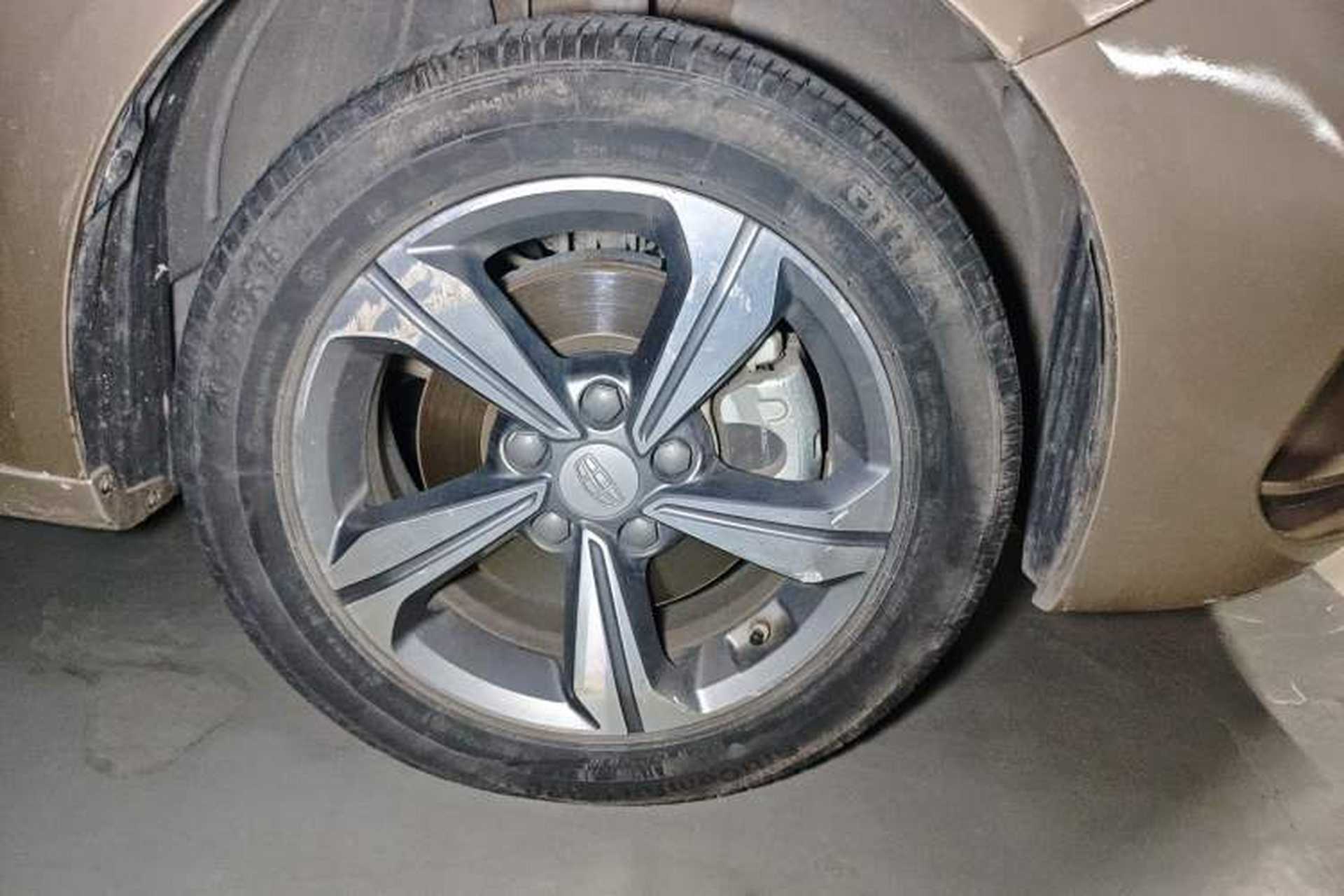 Used Geely Auto Emgrand GL 2019 1.4T CVT Elite Smart Edition Right Front Wheel Hub