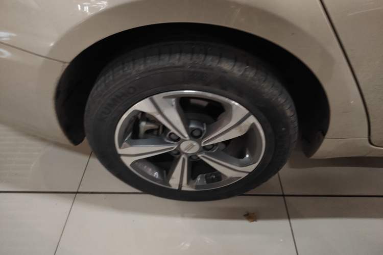Used Geely Auto Emgrand GL 2019 1.4T CVT Elite Smart Edition Right Rear Wheel Hub