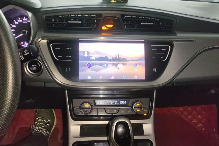 Used Geely Auto Emgrand GL 2019 1.4T CVT Elite Smart Edition Audio And AC Panel