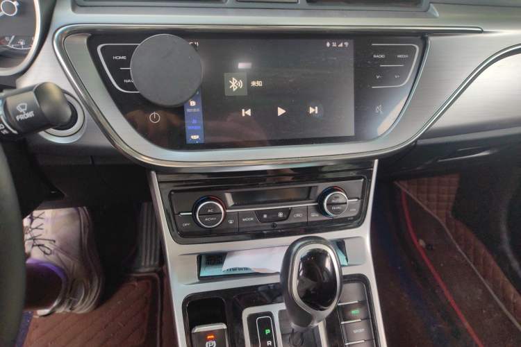 Used Geely Auto Emgrand GL 2019 1.4T CVT Elite Smart Edition Audio And AC Panel