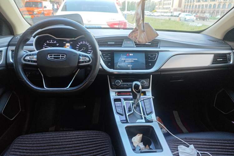 Used Geely Auto Emgrand GL 2019 1.4T CVT Elite Smart Edition Center Console