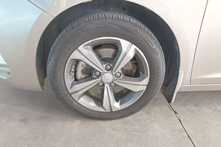Used Geely Auto Emgrand GL 2019 1.4T CVT Elite Smart Edition Left Front Wheel Hub