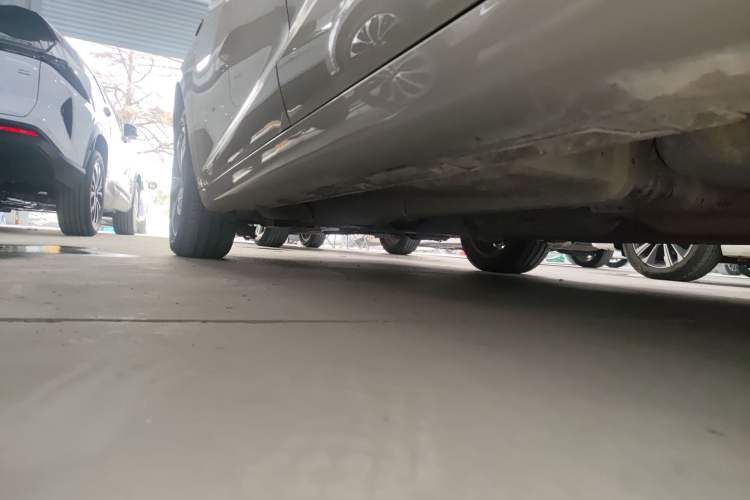 Used Geely Auto Emgrand GL 2019 1.4T CVT Elite Smart Edition Left Side Sill