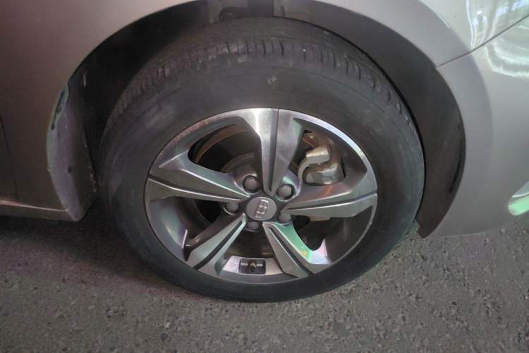 Used Geely Auto Emgrand GL 2019 1.4T CVT Elite Smart Edition Right Front Wheel Hub