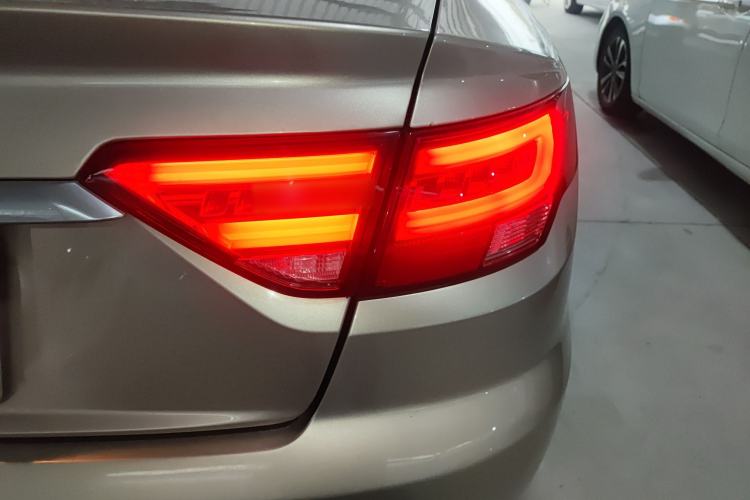 Used Geely Auto Emgrand GL 2019 1.4T CVT Elite Smart Edition Right Rear Taillight