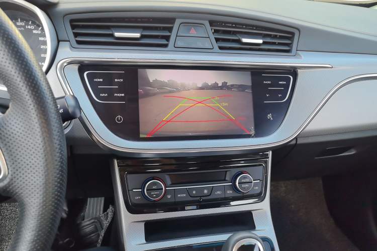 Used Geely Auto Emgrand GL 2019 1.4T CVT Elite Smart Edition Audio And AC Panel