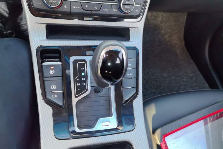 Used Geely Auto Emgrand GL 2019 1.4T CVT Elite Smart Edition Gear Lever