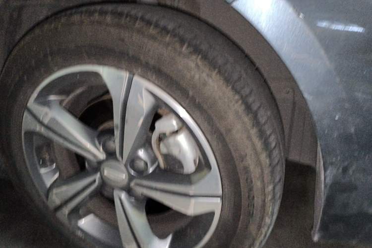 Used Geely Auto Emgrand GL 2019 1.4T Manual Elite Smart Edition Right Front Wheel Hub