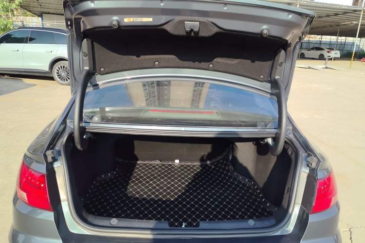 Used Geely Auto Emgrand GL 2019 1.4T CVT Elite Smart Edition Trunk