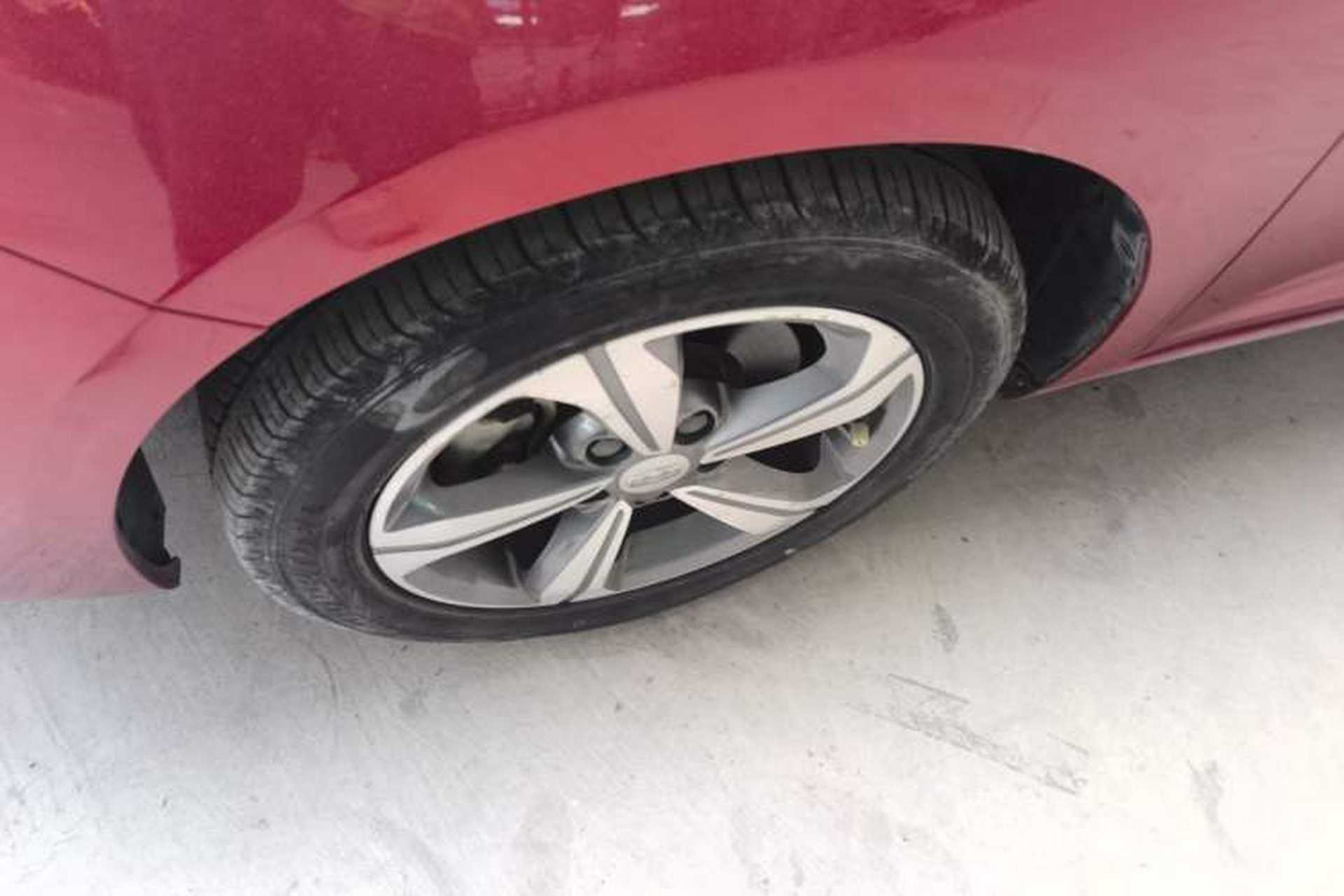 Used Geely Auto Emgrand GL 2019 1.4T CVT Elite Smart Edition Left Front Wheel Hub