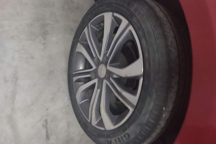 Used Geely Auto Emgrand GL 2019 1.5T DCT Prestige Smart Edition Right Rear Wheel Hub