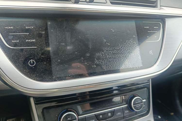 Used Geely Auto Emgrand GL 2019 1.5T DCT Elite Smart Edition Audio And AC Panel