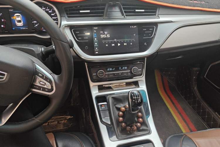 Used Geely Auto Emgrand GL 2019 1.4T Manual Elite Smart Edition Audio And AC Panel