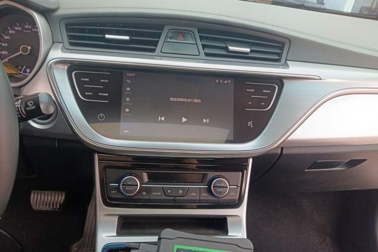 Used Geely Auto Emgrand GL 2019 1.5T DCT Elite Smart Edition Audio And AC Panel