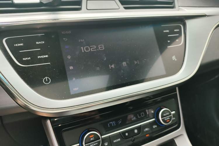 Used Geely Auto Emgrand GL 2019 1.5T DCT Elite Smart Edition Audio And AC Panel