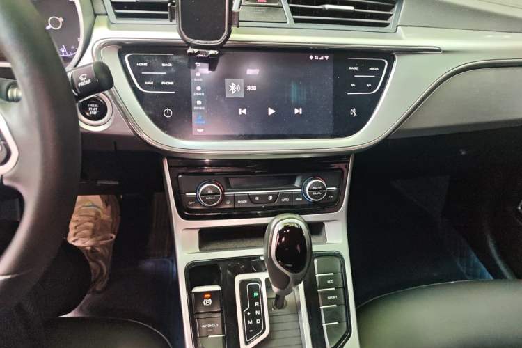 Used Geely Auto Emgrand GL 2019 1.4T CVT Elite Smart Edition Audio And AC Panel