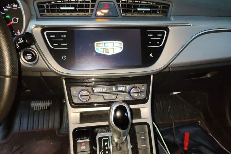 Used Geely Auto Emgrand GL 2019 1.4T CVT Prestige Smart Edition Audio And AC Panel