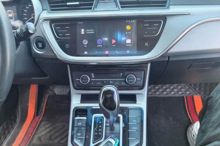 Used Geely Auto Emgrand GL 2019 1.4T CVT Elite Smart Edition Audio And AC Panel
