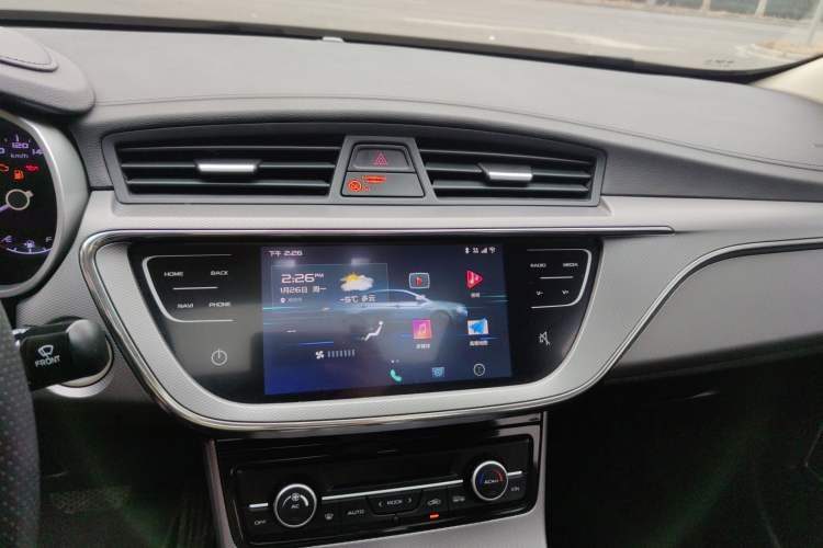 Used Geely Auto Emgrand GL 2019 1.8L DCT Elite Smart Edition Audio And AC Panel
