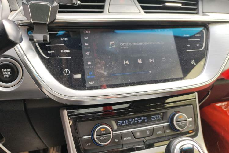 Used Geely Auto Emgrand GL 2019 1.4T CVT Elite Smart Edition Audio And AC Panel