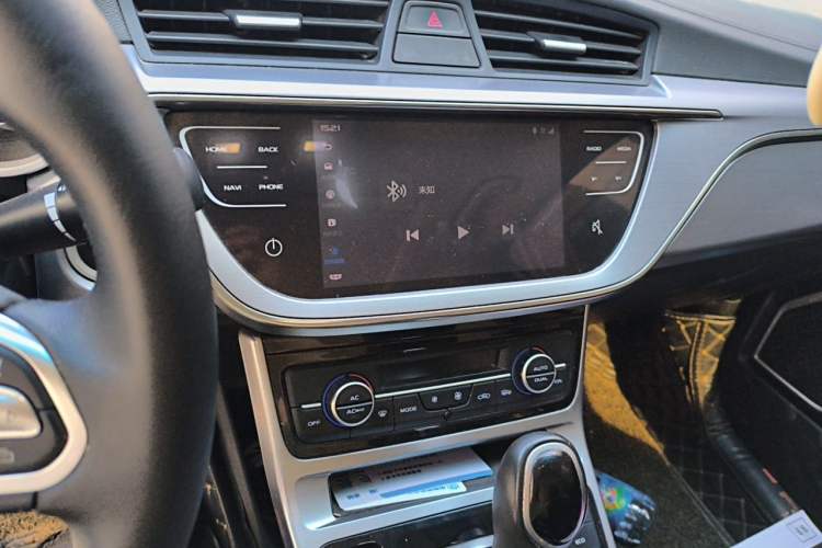 Used Geely Auto Emgrand GL 2019 1.4T CVT Elite Smart Edition Audio And AC Panel