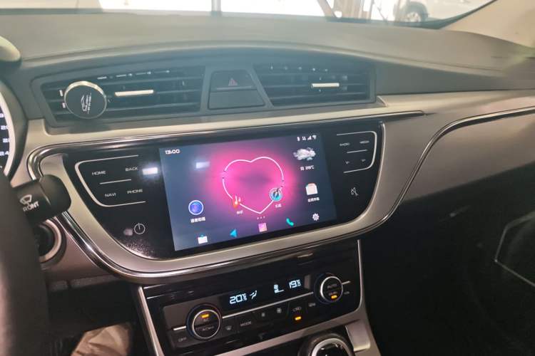 Used Geely Auto Emgrand GL 2019 1.4T CVT Elite Smart Edition Audio And AC Panel