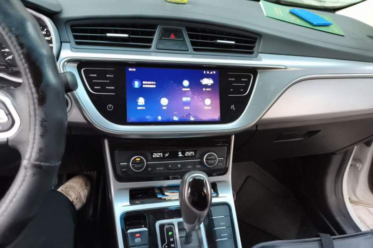 Used Geely Auto Emgrand GL 2019 1.4T CVT Elite Smart Edition Audio And AC Panel