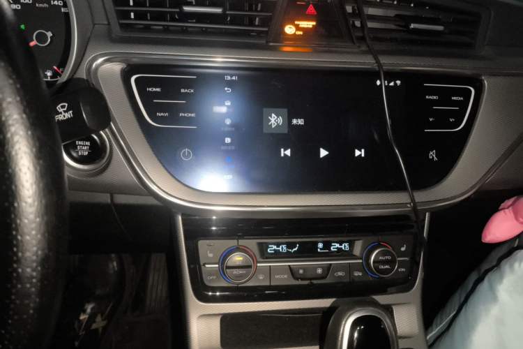 Used Geely Auto Emgrand GL 2019 1.4T CVT Prestige Smart Edition Audio And AC Panel