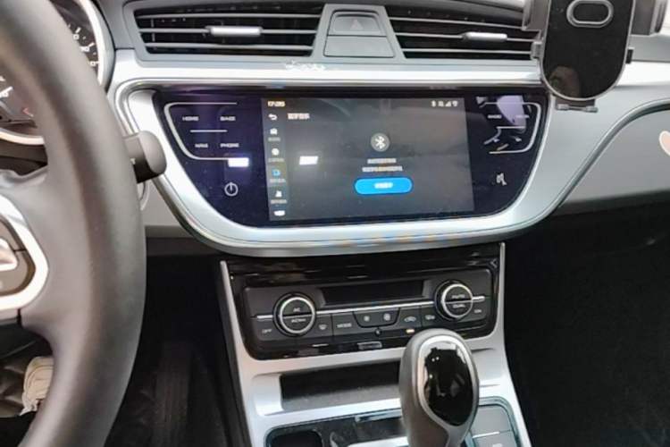 Used Geely Auto Emgrand GL 2019 1.4T CVT Elite Smart Edition Audio And AC Panel