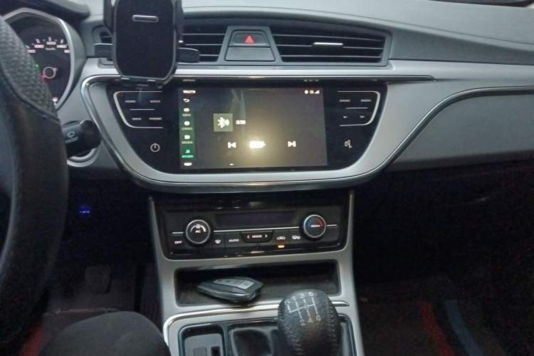 Used Geely Auto Emgrand GL 2019 1.8L Manual Elite Smart Edition Audio And AC Panel